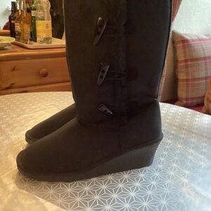 Elegant Black Wedge Boots